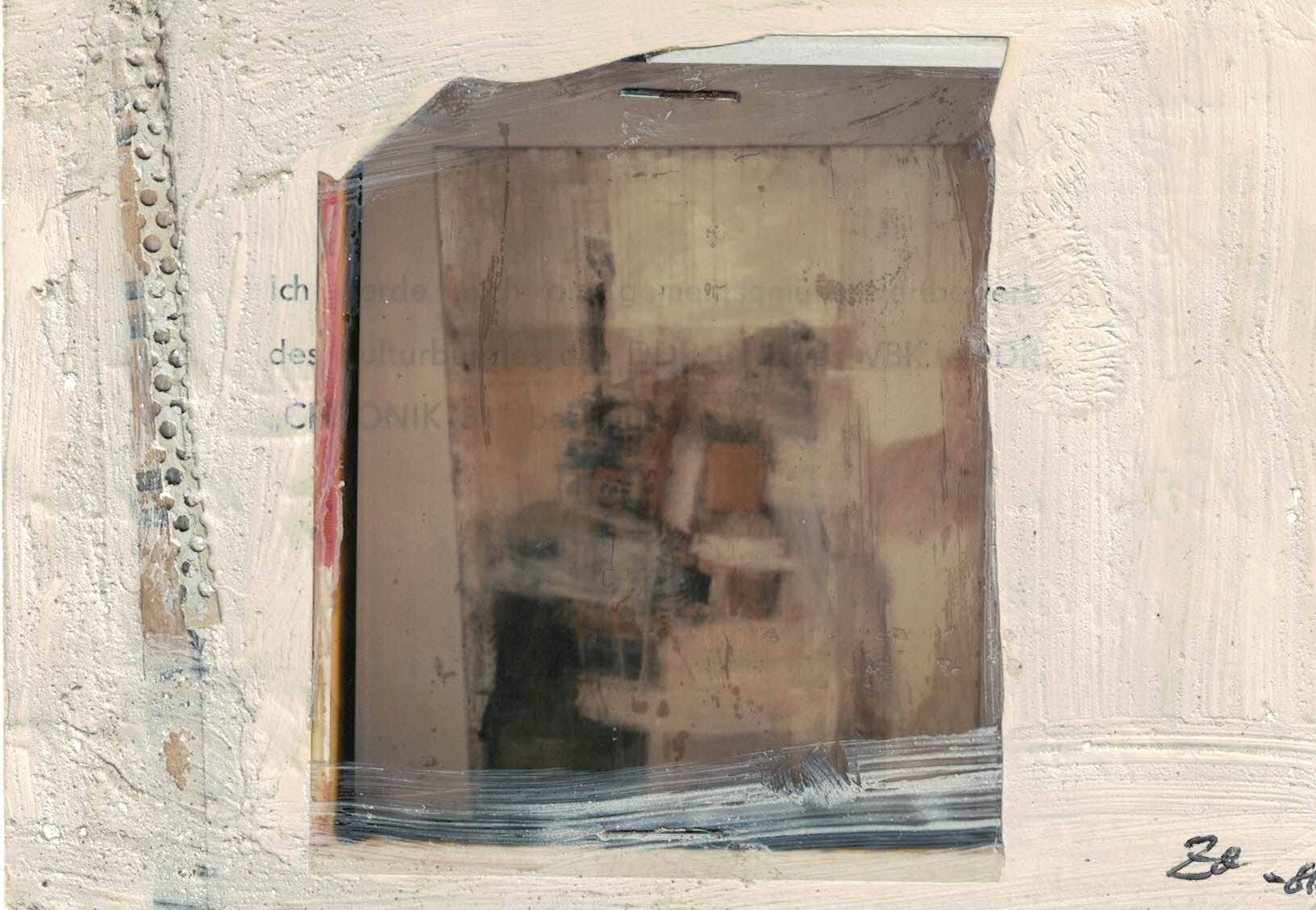 Mail-Art mit einer Collage aus gemalten Teilen, Lochblech und Fotografie einer Malerei